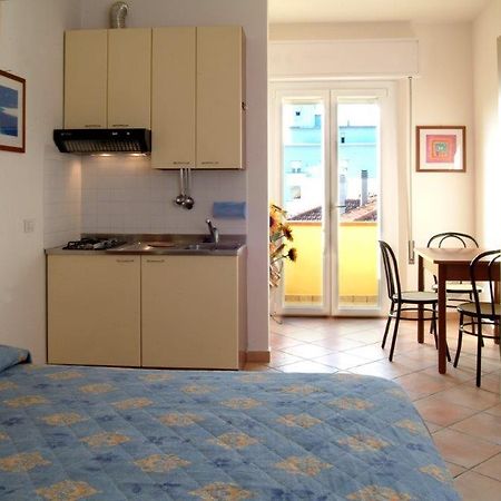 Residence Carioca Римини Экстерьер фото