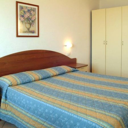 Residence Carioca Римини Экстерьер фото