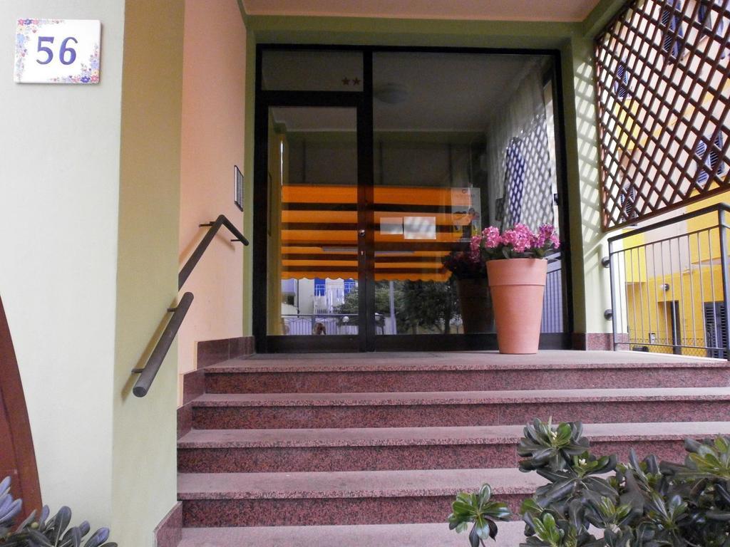 Residence Carioca Римини Экстерьер фото