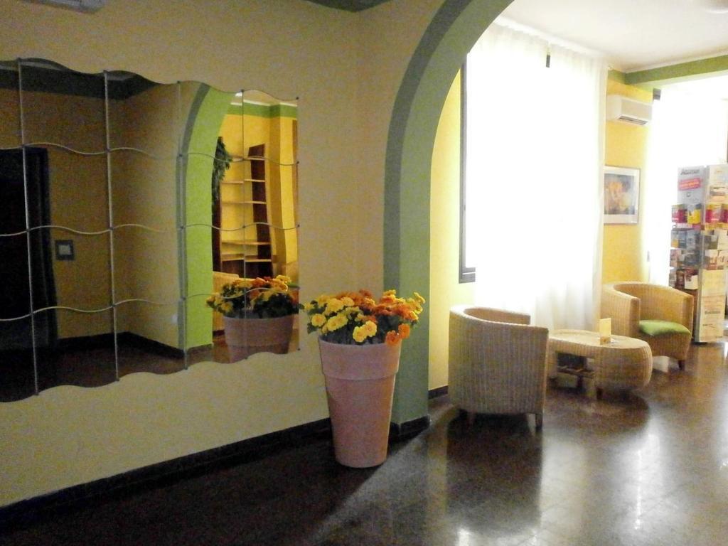 Residence Carioca Римини Экстерьер фото