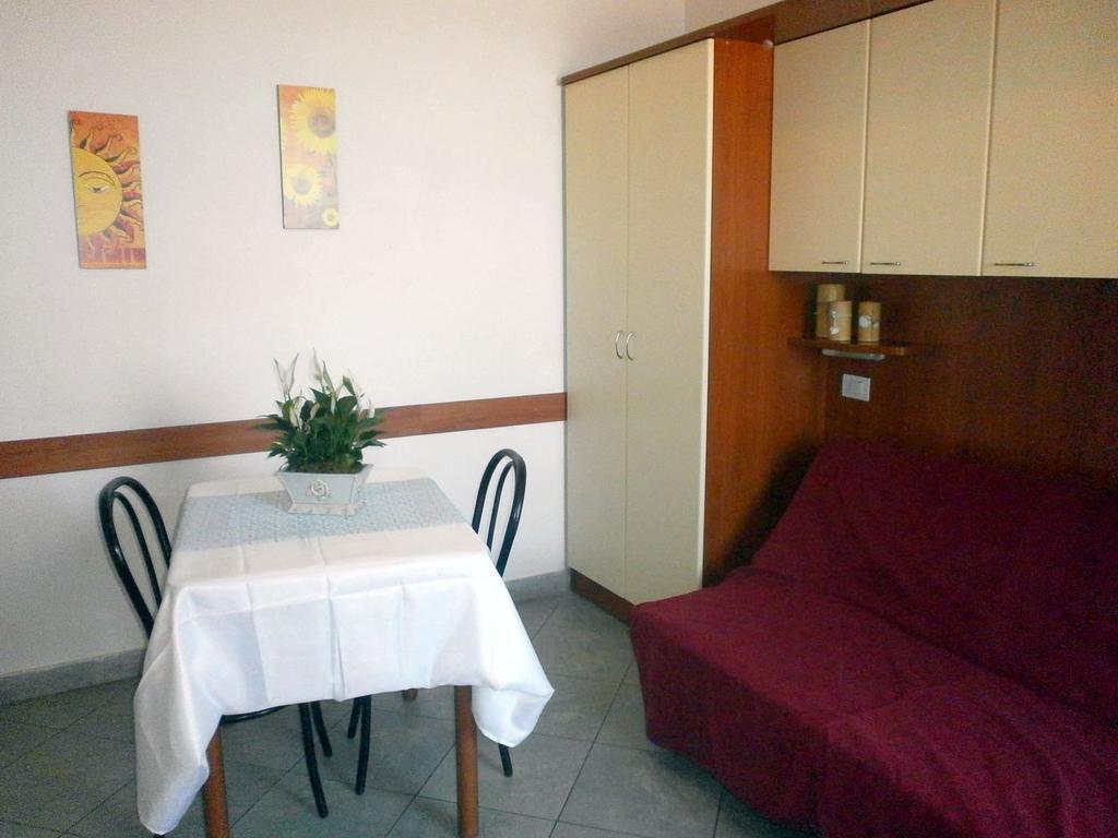 Residence Carioca Римини Номер фото