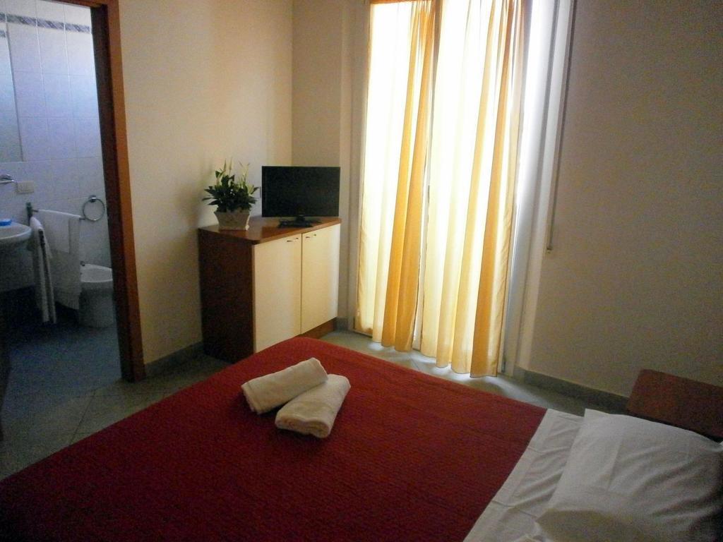 Residence Carioca Римини Экстерьер фото